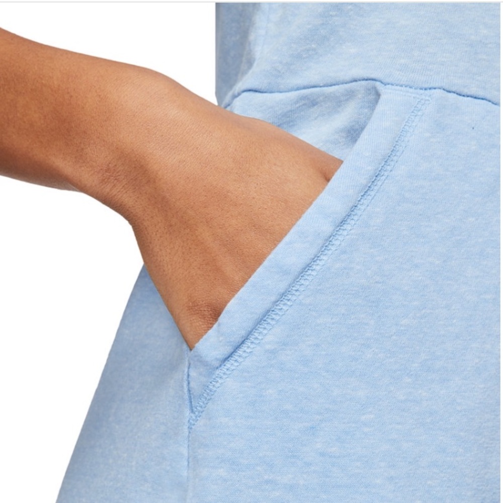 Women’s NWT Medium Nike Gym Vintage Romper - Picture 3 of 4